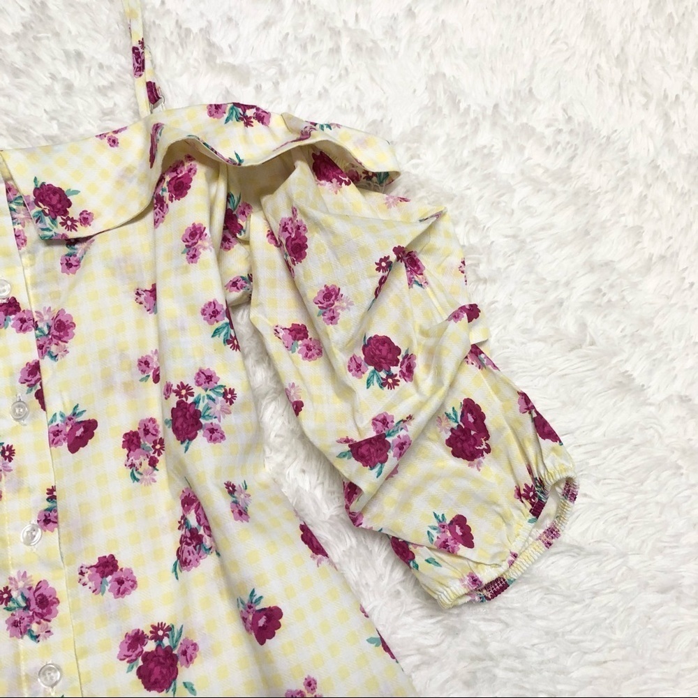 NWT No Comment Cold Shoulder Floral Top Sz M - Picture 6 of 11